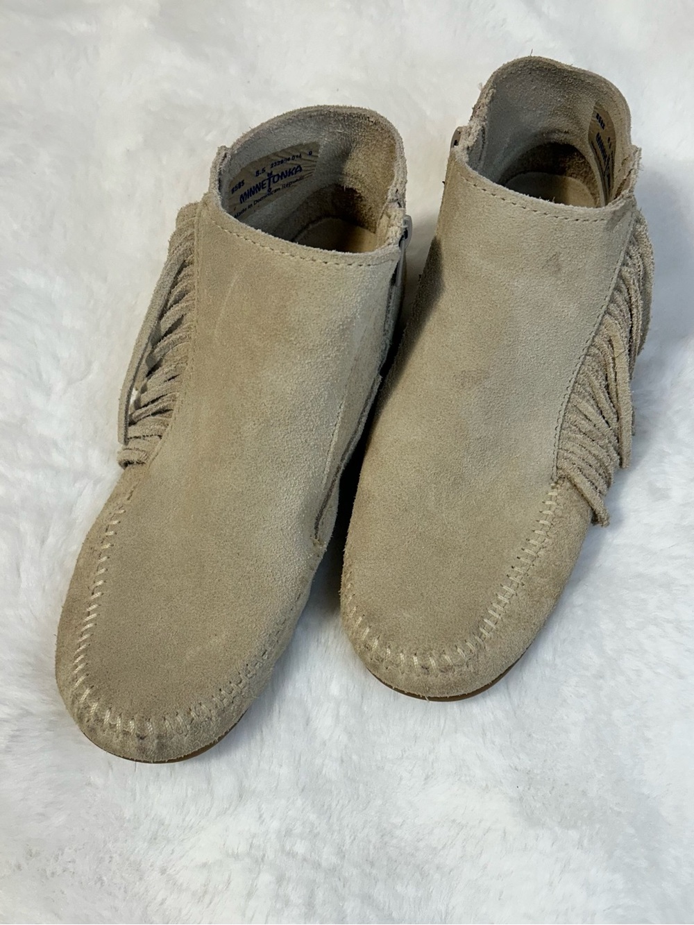 Minnetonka Women's LACY Suede Fringe Side-Zip Ankle Boots